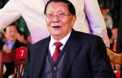 這個村子自稱天下第一,村民們各個都是富豪,現在怎么都沉默了